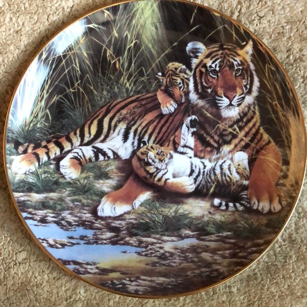 “A Peaceful World” Tiger Collectible